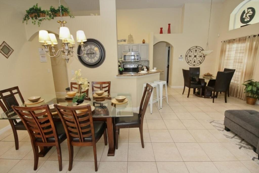 Gorgeous 4 Bed In Gated Community!